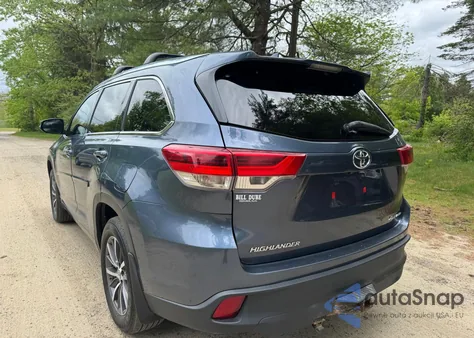 2017 Toyota Highlander Se z USA, uszkodzony, nr VIN 5TDJZRFH5HS460260